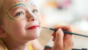 Une association lance l'alerte : ces maquillages pour enfants sont à bannir