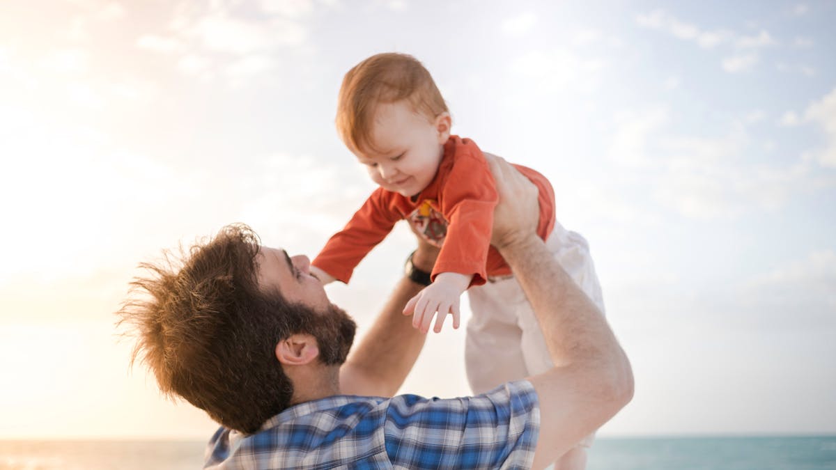 Bebe Reclame Sans Arret Les Bras Comment L Aider A Devenir Plus Autonome Parents Fr Bebe Reclame Sans Arret Les Bras Comment L Aider A Devenir Plus Autonome Parents Fr