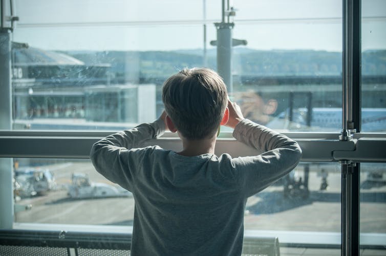 Avion : une maman partage l’émouvant message d’un passager qui a voyagé avec son fils autiste