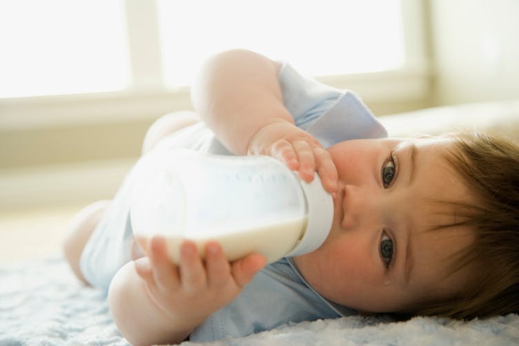 Bébé : des laits infantiles contenant des moisissures rappelés