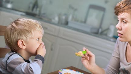 Autisme : le détecter grâce au comportement alimentaire