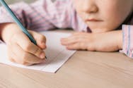 Autisme : la lettre poignante d'un petit garçon adressée à Emmanuel Macron