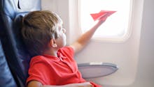 Avion : les enfants ayant besoin de soins médicaux à bord ont une aide limitée