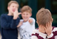 Autisme : de nombreux enfants moqués par leurs frères et sœurs