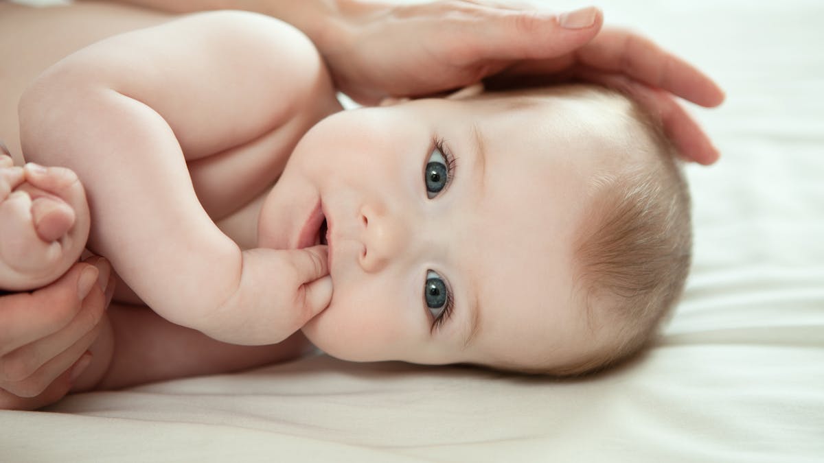 Syndactylie Bebe A Les Doigts Ou Les Orteils De Pied Colles Parents Fr Syndactylie Bebe A Les Doigts Ou Les Orteils De Pied Colles Parents Fr