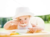 Un gobelet et deux sets repas pour bébé rappelés à cause d’un risque toxique
