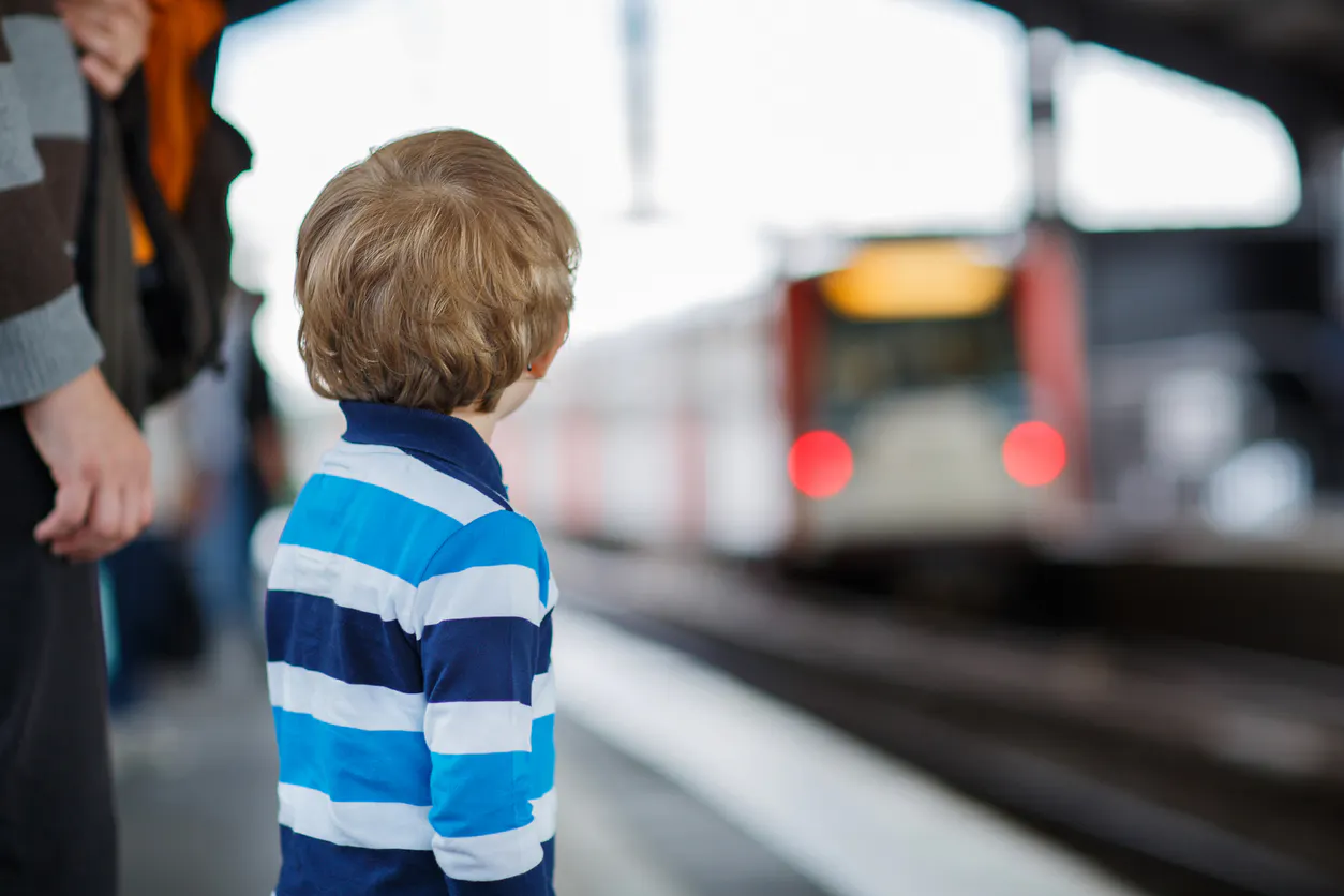 Le Metro Le Bus Et Le Rer Gratuits Pour Les Petits Parisiens A Partir De Septembre Parents Fr