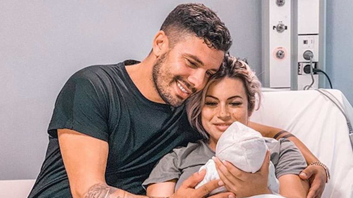 Carla Moreau Les Marseillais Maman Kevin Guedj Raconte Un Accouchement Intense Parents Fr Carla Moreau Les Marseillais Maman Kevin Guedj Raconte Un Accouchement Intense Parents Fr