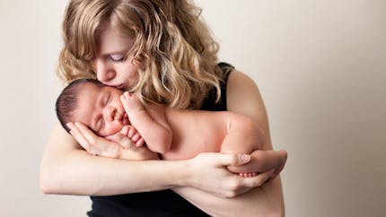 L’odeur de la tête de bébé importante dans la relation mère-enfant