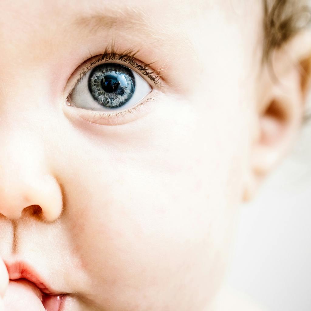 Controler La Vue De Bebe Parents Fr