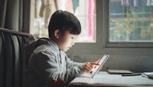 Informatique : en Chine un enfant de 8 ans donne des cours de codage sur Internet