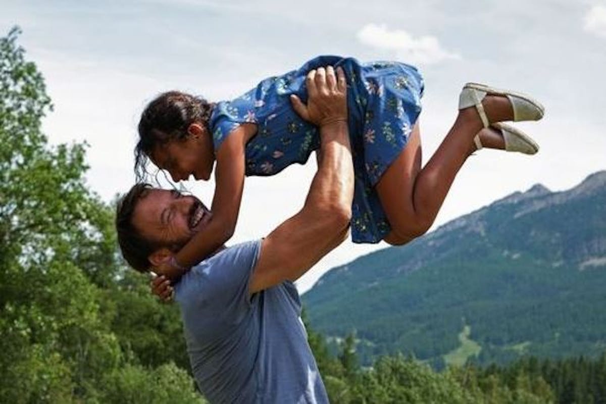 Samuel Le Bihan papa : comment il aide sa fille autiste au quotidien | Parents.fr