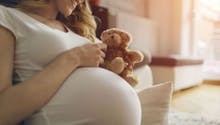 Femmes enceintes et jeunes enfants : comment réduire les risques alimentaires pendant les fêtes ?