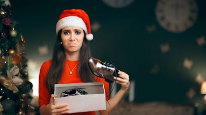 Les Francais Revendent De Plus En Plus Leurs Cadeaux De Noel Parents Fr