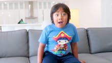 A 8 ans, ce garçon est le youtubeur le plus riche de 2019 !