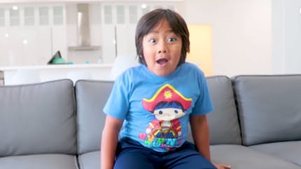 A 8 ans, ce garçon est le youtubeur le plus riche de 2019 !