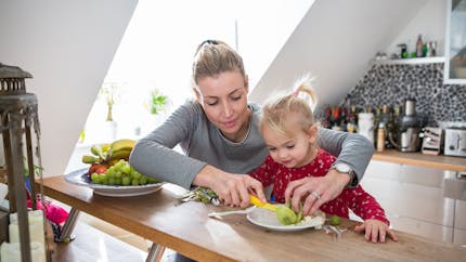 Les enfants sont plus susceptibles de bien manger grâce aux émissions de cuisine montrant des aliments sains