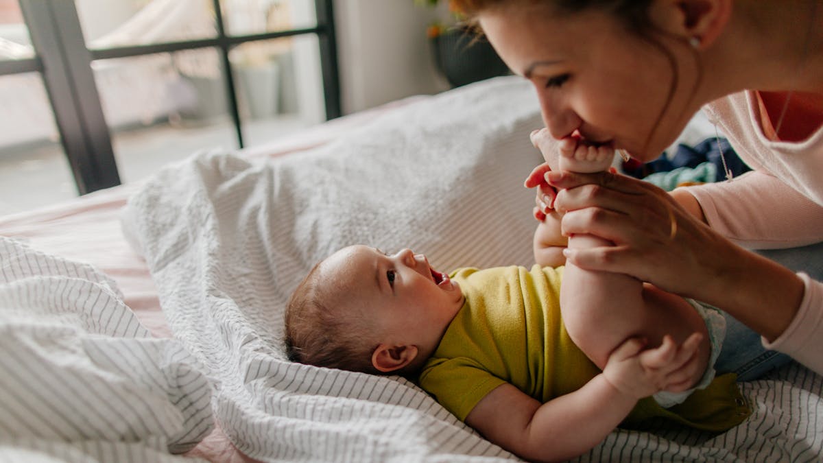 Les Cerveaux De L Adulte Et Du Bebe Se Synchronisent Lors Des Moments De Jeux Affirme Une Etude Parents Fr Les Cerveaux De L Adulte Et Du Bebe Se Synchronisent Lors Des Moments De Jeux Affirme Une Etude Parents Fr
