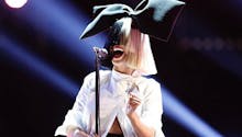 Sia maman pour la première fois : la chanteuse a adopté un enfant