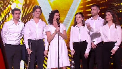 The Voice : Maria, chanteuse aveugle, fait sensation en arrivant sur scène avec ses cinq enfants