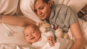 Jessica Thivenin : son bébé encore hospitalisé, elle veut rester positive malgré tout