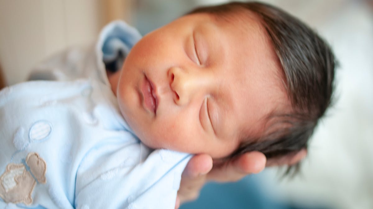 Bebes Nes Sans Bras Une Maman Raconte Son Combat Dans Un Livre Parents Fr Bebes Nes Sans Bras Une Maman Raconte Son Combat Dans Un Livre Parents Fr