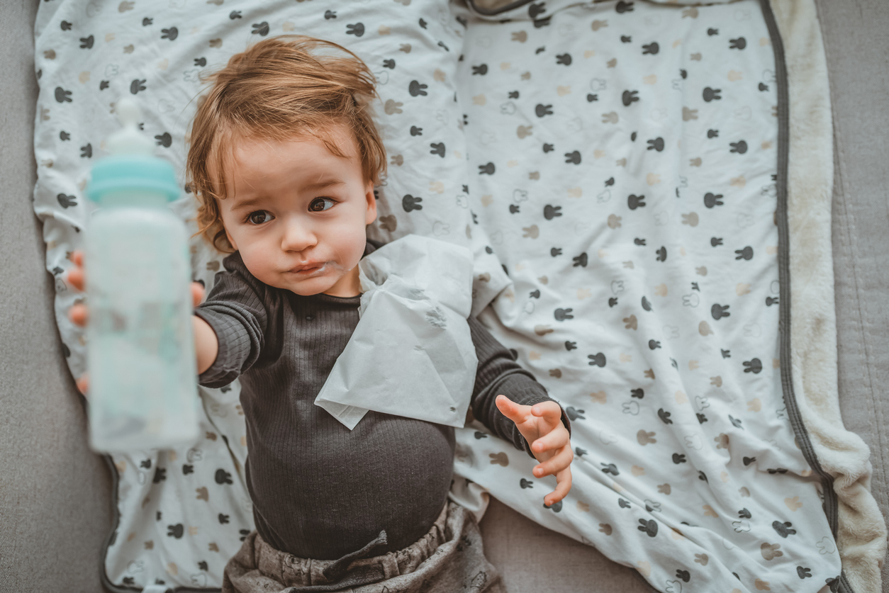 Bretagne Un Bebe Regurgite Un Ver Ses Parents Portent Plainte Contre Une Marque De Lait Infantile Parents Fr