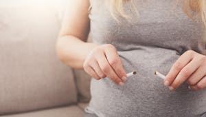 Arrêter de fumer pendant le premier trimestre de la grossesse met toujours le bébé en danger