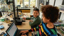 Confinement : des ordinateurs prêtés aux familles modestes pour faire l’école à la maison