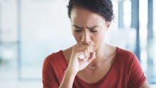 Médicaments : certains sirops contre la toux sont à éviter pendant le COVID-19