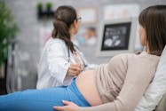 Grossesse : le COVID-19 pourrait accentuer le stress prénatal de la mère et de l'enfant