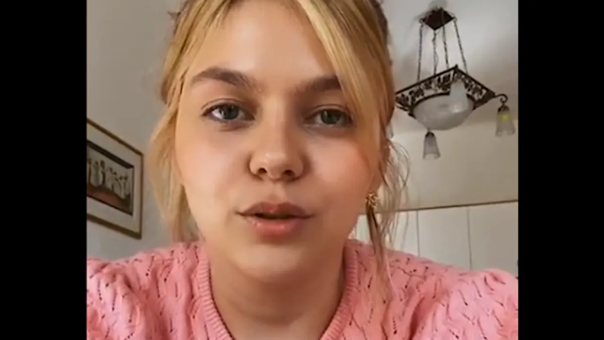 Louane Maman Le Confinement Avec Son Bebe Etait Magique Parents Fr Louane Maman Le Confinement Avec Son Bebe Etait Magique Parents Fr
