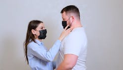 Port du masque : New-York le recommande lors des rapports sexuels 
