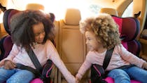 Enfants en voiture : Volvo propose un tee-shirt pour sensibiliser au port de la ceinture de sécurité