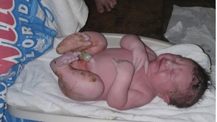 Naissance : elle met au monde un bébé de plus de 5 kg