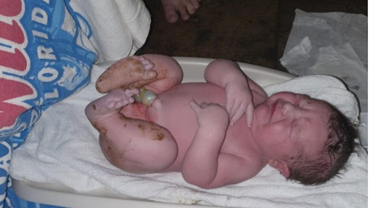 Elle Met Au Monde Un Bebe De Plus De 5 Kg Avec L Hypnonaissance Parents Fr Elle Met Au Monde Un Bebe De Plus De 5 Kg Avec L Hypnonaissance Parents Fr