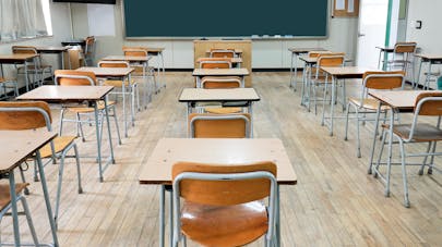 Covid 19 Plusieurs Ecoles Ferment A Cause De Cas Averes De Covid 19 Parents Fr