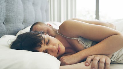Couple : dormir avec son partenaire est bon pour le sommeil