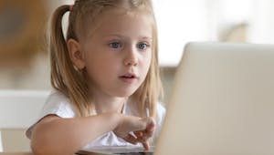 Confinement : combien de temps les enfants ont-ils passé devant les écrans ?