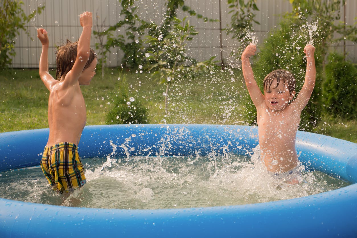 A 2 Ans Et Demi Il Se Noie Dans La Piscine À Longchamp-Sur-Aujon |  Parents.fr