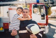 Grenoble : deux enfants sautent dans le vide pour échapper à un incendie, et sont sauvés par des voisins (vidéo)