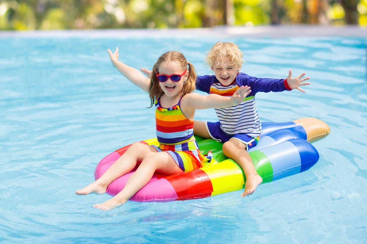Deux enfants de 3 et 6 ans se noient dans une piscine privée