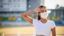 Masque et coronavirus : l'erreur à ne pas faire quand il fait chaud