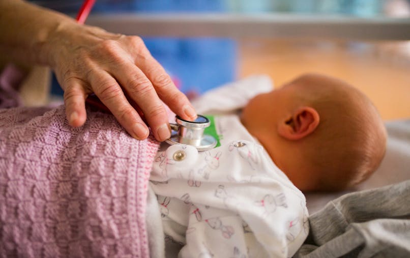 Covid 19 Un Bebe De 4 Mois Decede De Complications Liees Au Virus Au Portugal Parents Fr Covid 19 Un Bebe De 4 Mois Decede De Complications Liees Au Virus Au Portugal Parents Fr