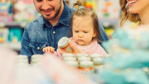 Royaume-Uni : il empoisonnait de la nourriture pour bébé au supermarché