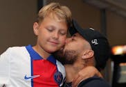 Neymar papa en vacances : ce beau moment de complicité partagé avec son fils (vidéo)