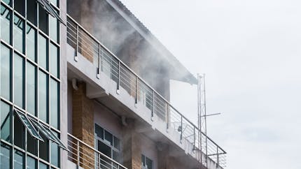 Nîmes : ils sauvent une maman et ses six enfants d'un appartement en feu