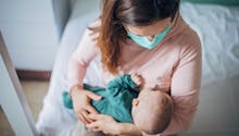 Covid-19 : un très faible risque pour les nouveau-nés de mères atteintes, selon une étude