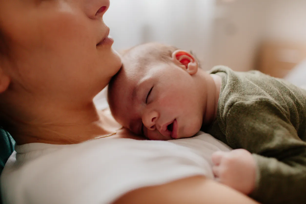 Nouveau Ne Son Cerveau N Est Pas En Mesure De Traiter Les Emotions Comme Le Font Les Adultes Parents Fr