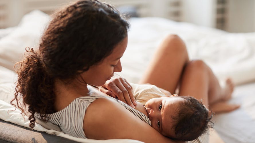 Lait maternel : comment l’alimentation de la mère influe sur sa composition et sur la santé du bébé